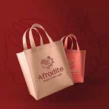 Afrodite. Design, Br, ing, Identit, Advertising, Graphic Design, Packaging, Creativit, Communication & Instagram project by Charles Bonaretti - 01.24.2022