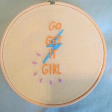 Bordado livre - Risco DMC Go get it Girl . Broderie de Sofia Cardoso - 01.24.2022