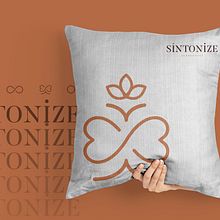 Sintonize. Br, ing, Identit, Communication, Creativit, Design, Graphic Design, Instagram, Packaging, and Advertising project by Charles Bonaretti - 01.24.2022