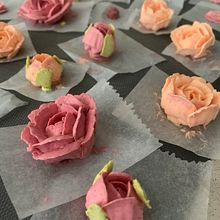 Mi Proyecto del curso: Flores de crema de mantequilla para cake design. Design, and DIY project by Pamela k - 01.21.2022