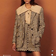 Draped cropped jacket and skirt. Een project van  van Tyler Mcdaniel - 26.01.2022
