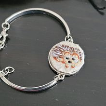 My project in Miniature Needlework: Make Embroidered Jewelry course. Jewelr, Design, Embroider, and Textile Design project by Ahlam Bagdadi - 01.18.2022