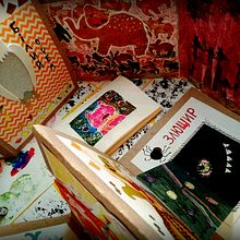 My project in Creative Illustration: Play with Unexpected Materials course. Un projet de Illustration traditionnelle, Beaux Arts, Peinture, Créativité , et Carnet de croquis de Nataliia Didukh - 29.01.2022