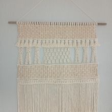 Mi Proyecto del curso: Introducción al macramé: creación de un tapiz decorativo. Een project van Ontwerp van accessoires, Craft, Interieurontwerp,  Interieurdecoratie, Textiel, Macramé y Textielontwerp van Evelia Guadalupe Burgos Esquer - 28.01.2022