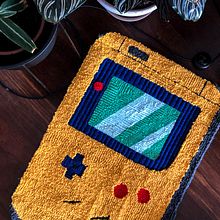 Gameboy Punch Needle Rug. Embroider, Decoration, Punch Needle, and Textile Design project by Inês Vieira - 02.03.2022
