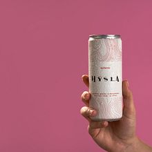 HŸSLA IDENTITY. Graphic Design, Art Direction, Br, ing, Identit, Logo Design, Packaging, and Creativit project by Sara Bercebal - 02.03.2022