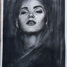 My project in Artistic Charcoal Portraiture: Creating Atmosphere course. Traditional illustration, Fine Arts, Drawing, Portrait Drawing, Realistic Drawing, and Artistic Drawing project by Lila Mereq - 02.08.2022