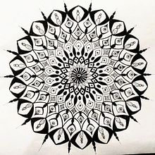 Mi Proyecto del curso: El arte de dibujar mandalas: crea patrones geométricos. Drawing & Ink Illustration project by Sandra Murad - 02.07.2022