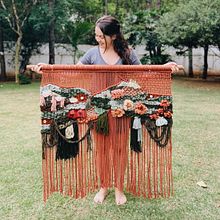 Grandma's garden (encoMENTHA). Decoration, Macramé, Interior Design, Product Design, Arts, and Crafts project by Luiza Potiens - 02.10.2022