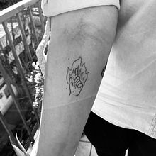 Manos Handpoke. Tattoo Design project by Rodrigo Bañados - 02.10.2022