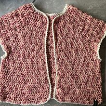 Mi Proyecto del curso:  Top-down: prendas a crochet de una sola pieza. Un progetto di Fashion design, Fiber Art, DIY, Uncinetto e Textile Design di Federico Zamora - 10.02.2022