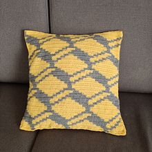 Cuscino MollaMills Style!. Un progetto di Design di accessori, Pattern design, Fiber Art, DIY, Uncinetto e Textile Design di francedimi - 11.02.2022