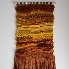 Meu projeto do curso: Introdução à tapeçaria em tear manual. Un proyecto de Diseño de complementos, Decoración de interiores, Tejido, Telar y Diseño textil de Joana Santos - 12.02.2022