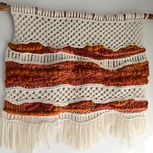 'Golden Brown'. Macramé, Textile Design, Weaving, Creativit, Arts, and Crafts project by Joana Santos - 02.12.2022