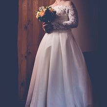 Wedding dress and knitted shawl. Sewing, and Knitting project by Holly Clothier - 02.13.2022
