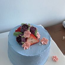 My project in Decorative Buttercream Flowers for Cake Design course. Design, and DIY project by melofi718 - 02.10.2022