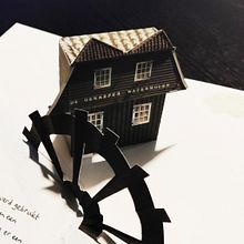 Pop-up book about Eindhoven. Un proyecto de Artesanía, Diseño editorial, Papercraft y Encuadernación de Lian - 17.02.2022
