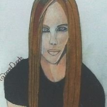 Retrato: Avril Lavigne. Un progetto di Illustrazione tradizionale, Belle arti, Disegno a matita, Disegno, Disegno di ritratti, Disegno realistico, Disegno artistico e Disegno con matite colorate di Ana Duarte - 13.04.2022