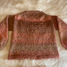 Mi Proyecto del curso: Introducción al punto con agujas circulares. Jersey Butterflies.. Accessor, Design, Fiber Arts, Knitting, and Textile Design project by Marta Guerrero - 02.18.2022