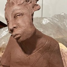 My project in Introduction to Clay Figurative Sculpture course. Un projet de Beaux Arts , et Sculpture de Heather Williams - 24.02.2022