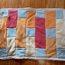 A small, soft quilt for my dog Barkley. Fashion Design, Sewing, DIY, and Textile Design project by Sylvia Ramos - 02.26.2022