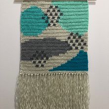 My project in Intarsia Crochet: Craft Your Own Tapestry course. Un progetto di Fashion design, Interior Design, Fiber Art, DIY, Uncinetto e Textile Design di mint910 - 15.01.2022