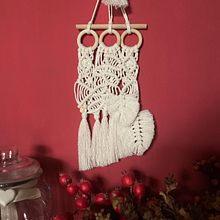 Il mio progetto del corso: Introduzione al macramè: creazione di un arazzo decorativo. Accessor, Design, Arts, Crafts, Interior Design, Decoration, Fiber Arts, Macramé, and Textile Design project by Veronica Capone - 02.27.2022