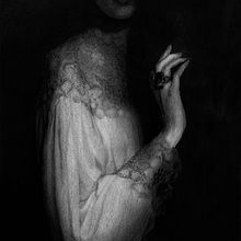 Femme en Noir. Fine Arts, Painting, Drawing, Realistic Drawing, Artistic Drawing, and Oil Painting project by Rodrigo Hurtado - 03.02.2022