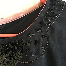 My project in Fashion Embroidery: Embellishing with Beads course. Un progetto di Fashion design, Ricamo, DIY, Upc, cling e Textile Design di Tamanna Rahman - 03.03.2022