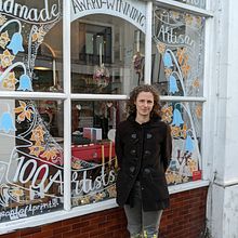 Made in Greenwich Shop Window Painting and Chalk Board. Un progetto di Design, Retail Design e Lettering di Ellen Strachan - 24.02.2022