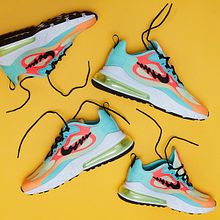 Nike FirstGen 270 Reacts. Un progetto di Fashion design e Product design di Rich Tu - 03.03.2022