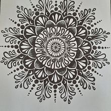 My project in The Art of Mandala Drawing: Create Geometric Patterns course. Un progetto di Disegno e Illustrazione con inchiostro di Patricia Vice-Theron - 05.03.2022