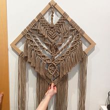 Mi Proyecto del curso: Introducción al tapiz de macramé. Un proyecto de Fotografía, Diseño de complementos, Artesanía, Tejido, Macramé y Diseño textil de santxamer - 06.03.2022