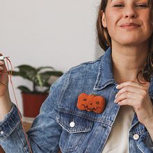 Calabaza 2D Patrón gratuito en el blog de Domestika. Een project van  Ontwerp, Craft, Textiel, Amigurumi y Haken van Virreinata - 14.10.2021