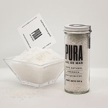 PURA sal de mar. Br, ing, Identit, Art Direction, Logo Design, Graphic Design, Packaging, and Naming project by Daniel Osornio Olvera - 02.28.2022