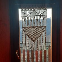 Il mio progetto del corso: Macramè: nodi semplici e complessi. Accessor, Design, Interior Design, Decoration, Fiber Arts, Macramé, and Textile Design project by lisam - 03.08.2022