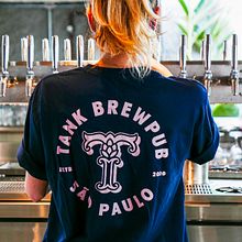 Visual Identity for Tank, a Brazilian brewpub in the lovely neighborhood of Pinheiros, in São Paulo.. Br, ing & Identit project by Gustavo Garcia - 03.08.2022