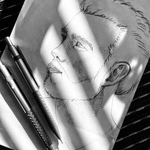 My project for course: Portrait Sketchbooking: Explore the Human Face. Een project van  Schetsen,  Tekening,  Portrettekening,  Artistieke tekening y Sketchbook van Anna-Maria Säntti - 08.03.2022