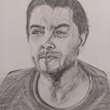 MI POYECTO FINAL DE RETRATO REALISTA. Un progetto di Illustrazione tradizionale, Belle arti, Bozzetti, Disegno a matita, Disegno, Disegno di ritratti, Disegno realistico, Disegno artistico e Disegno anatomico di cintyaortizlemos - 09.03.2022