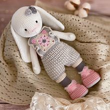 Ester. Un proyecto de Amigurumi, Tejido, Crochet, Diseño de personajes y Diseño de juguetes de Tutitas - 04.03.2021