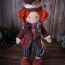 Sombrerero. Un proyecto de Amigurumi, Crochet, Diseño, Tejido, Diseño de juguetes y Diseño de personajes de Tutitas - 19.06.2021