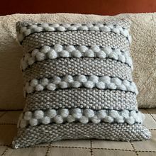 Mi Proyecto del curso: Técnicas de tejido a mano: crea piezas textiles decorativas. Un proyecto de Diseño de complementos, Artesanía, Bordado, Decoración de interiores, Tejido, Telar y Diseño textil de Marcela Pacheco Weber - 12.03.2022