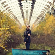 "Fai rumore" Foto per il cantante Antonio Diodato. Photograph, Portrait Photograph, Fine-Art Photograph, Commercial Photograph, and Outdoor Photograph project by Giuseppe Gradella - 03.12.2022