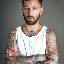 Retratos de Guille Aquino. Un proyecto de Post-producción fotográfica		, Retoque fotográfico y Fotografía de retrato de Nicolas Miguez - 13.02.2022