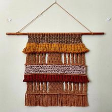 Mi Proyecto del curso: Introducción al macramé: creación de un tapiz decorativo. Een project van Ontwerp van accessoires, Craft, Interieurontwerp,  Interieurdecoratie, Textiel, Macramé y Textielontwerp van Hannia Mejía Soto - 15.03.2022