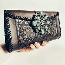 Leather Clutch. Accessor, and Design project by Verônica Passos - 06.27.2015