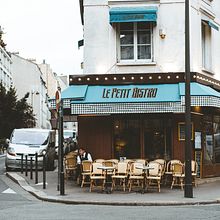 Le Petit Bistro. T, pograph, Design, T, pograph, Advertising, and Design project by Nelson Samuel Giraldo - 03.19.2022