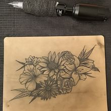 Mi Proyecto del curso: Tatuaje botánico con puntillismo. Projekt z dziedziny Trad, c, jna ilustracja, Projektowanie tatuaż, R i sunek botaniczn użytkownika Leire Mancisidor rodriguez - 20.03.2022