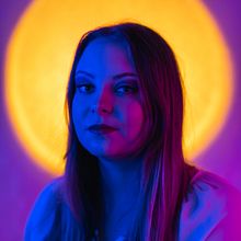 Mój projekt z kursu: Efekty barwne i oświetleniowe w fotografii studyjnej. Een project van Fotografie, Portretfotografie,  Fotografische verlichting, Studiofotografie, Digitale fotografie y Artistieke fotografie van Patryk Płonka - 21.03.2022