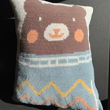My project for course: Tapestry: Crochet Techniques for Drawing with Thread . Een project van Ontwerp van accessoires, Patroonontwerp, Textiel, DIY, Haken y Textielontwerp van jaclyne - 21.03.2022